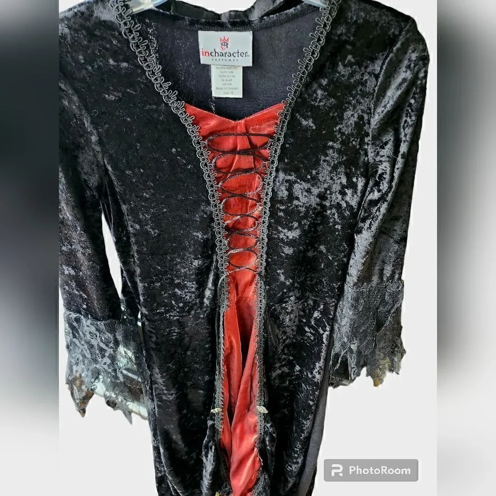 Girls Gothic Vampira Halloween costume